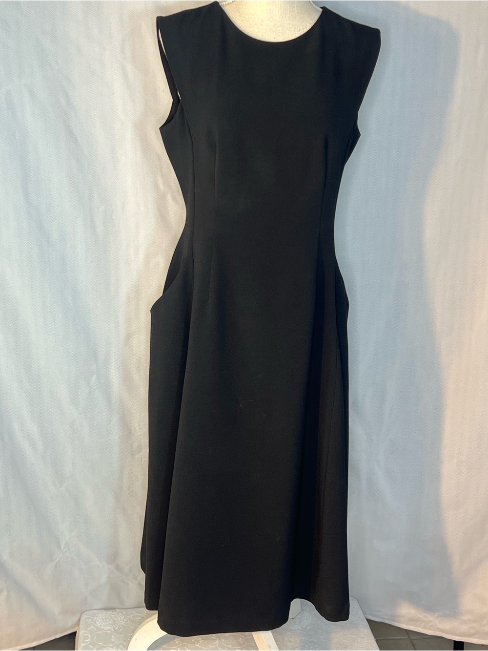 White House Black Market Midi Dress Black Sleeveless Fit & Flare Side Pockets 8👍